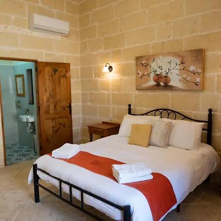 Centre Island With Private Pool And Hot Tub Ferienhaus