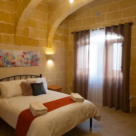 Centre Island With Private Pool And Hot Tub