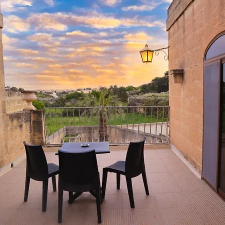 Centre Island With Private Pool And Hot Tub