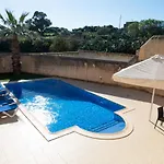 Centre Island With Private Pool And Hot Tub בית נופש Kerċem