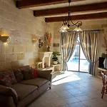 Centre Island With Private Pool And Hot Tub Casa de Férias Kerċem