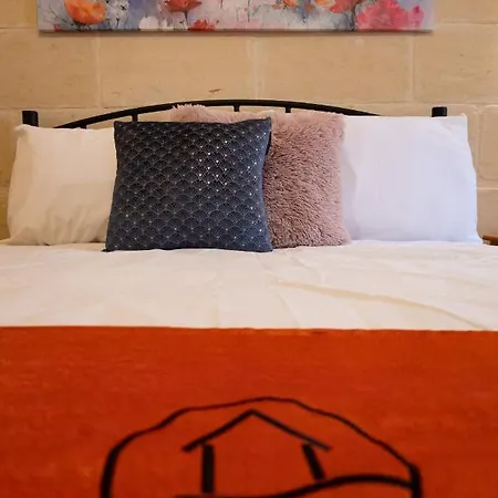 Centre Island With Private Pool And Hot Tub