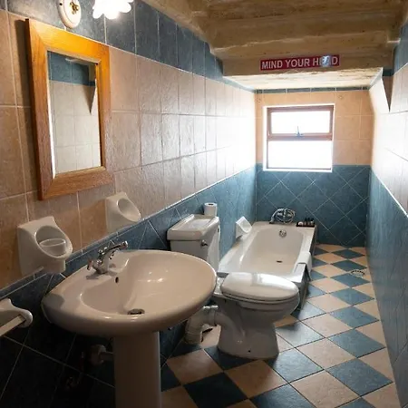 Centre Island With Private Pool And Hot Tub Holiday home *