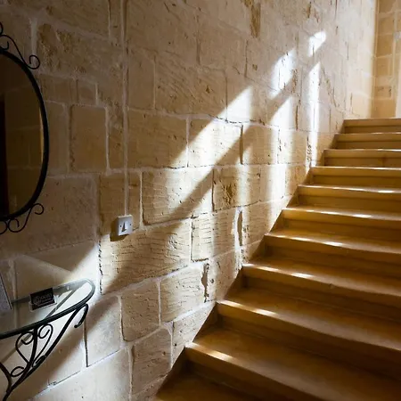 Centre Island With Private Pool And Hot Tub Holiday home *