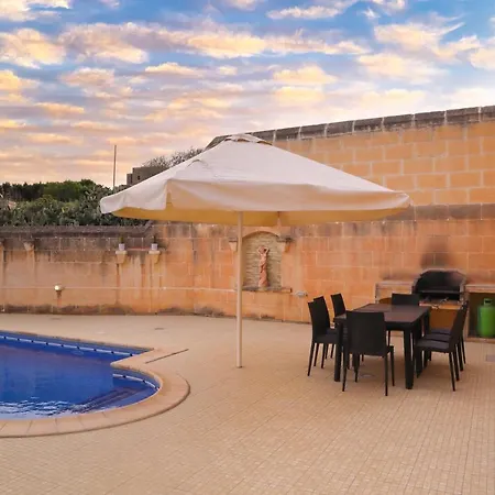 Centre Island With Private Pool And Hot Tub Tatil Evi