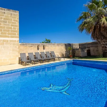 Holiday home Centre Island With Private Pool And Hot Tub