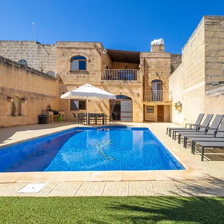 Centre Island With Private Pool And Hot Tub