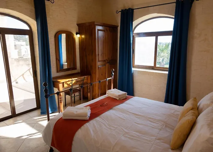 Centre Island With Private Pool And Hot Tub Vakantiehuis