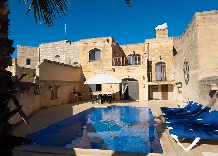 Vakantiehuis Centre Island With Private Pool And Hot Tub Kerċem