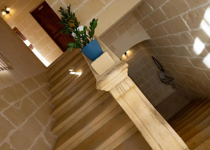 Centre Island With Private Pool And Hot Tub Vakantiehuis Kerċem