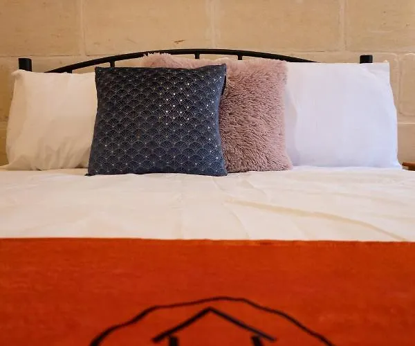 Centre Island With Private Pool And Hot Tub