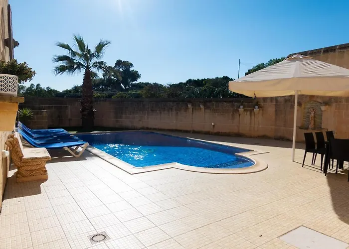 Centre Island With Private Pool And Hot Tub Vakantiehuis *