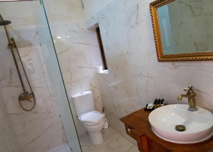 Centre Island With Private Pool And Hot Tub Vakantiehuis Kerċem