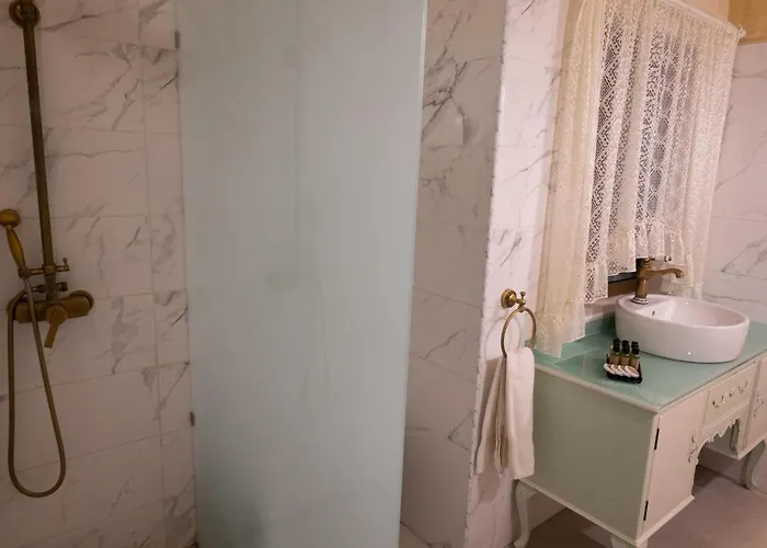 Vakantiehuis Centre Island With Private Pool And Hot Tub Kerċem