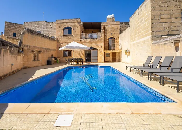 Centre Island With Private Pool And Hot Tub