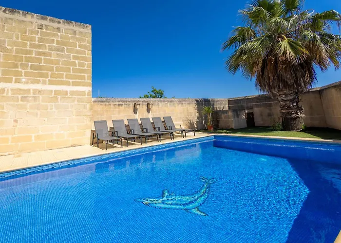 Vakantiehuis Centre Island With Private Pool And Hot Tub