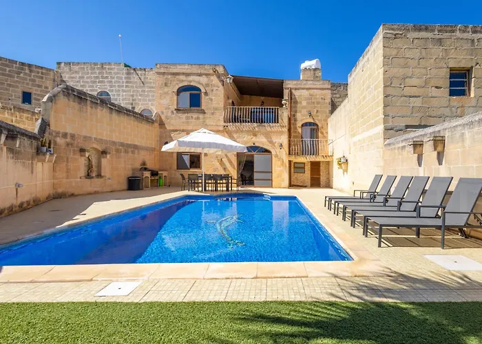 Centre Island With Private Pool And Hot Tub